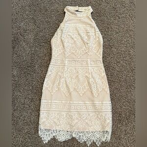 NWT Elegant Ivory Lace Backless  Mini Dress. Small